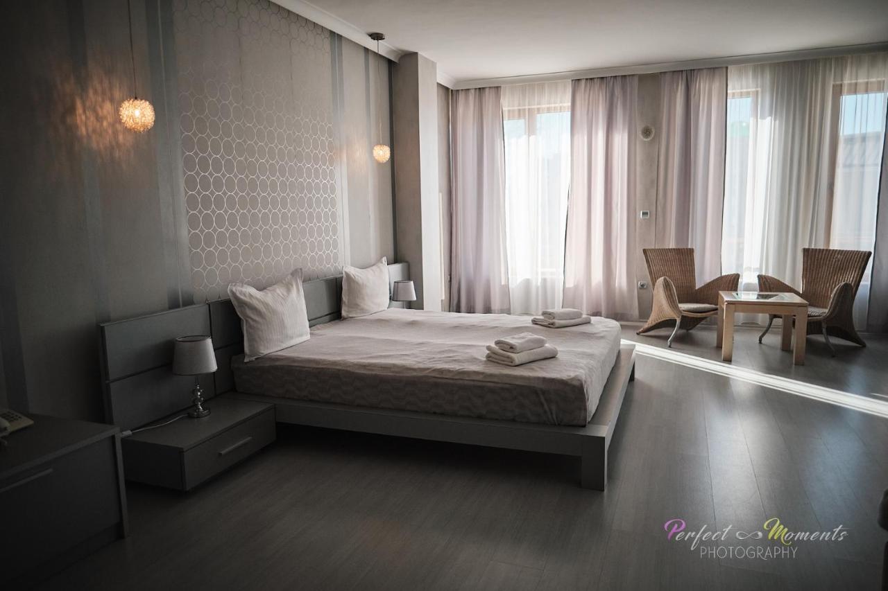 Family Hotel Classic Warna Exterior foto
