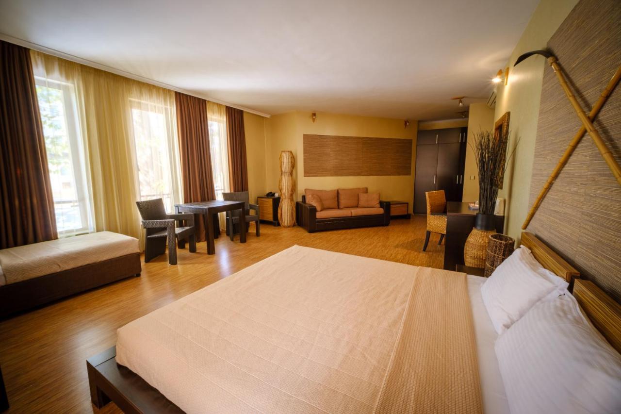 Family Hotel Classic Warna Exterior foto