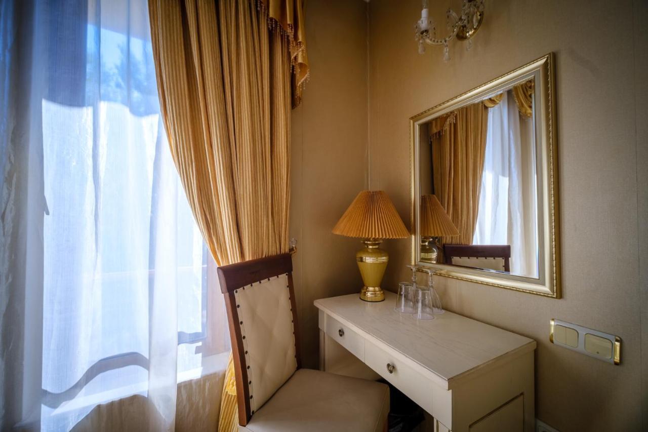 Family Hotel Classic Warna Exterior foto