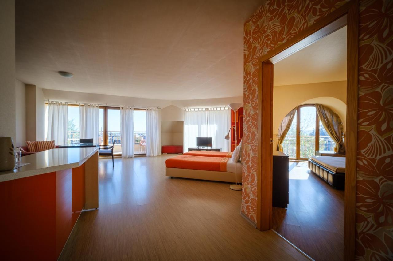 Family Hotel Classic Warna Exterior foto