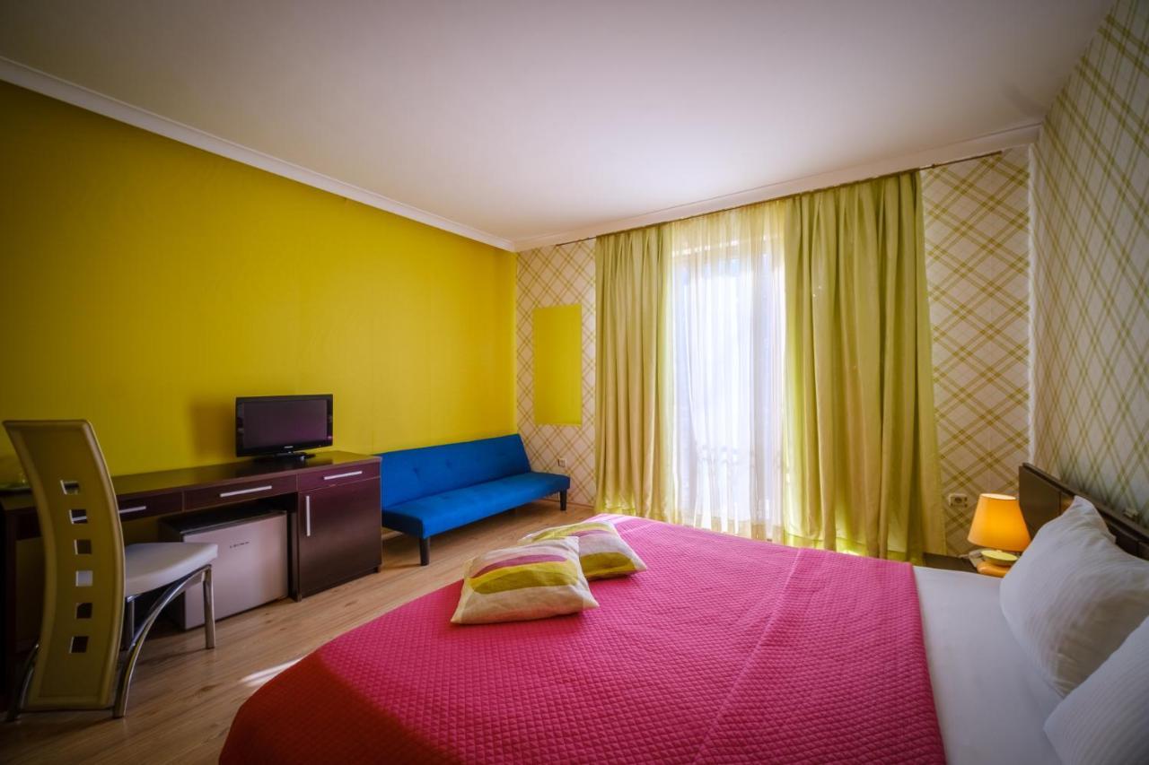 Family Hotel Classic Warna Exterior foto
