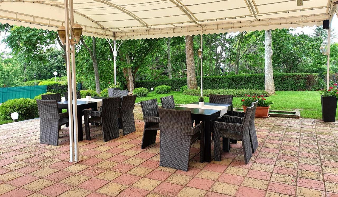 Family Hotel Classic Warna Exterior foto